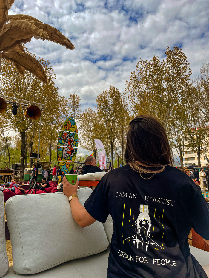 TRICOU- personalizat prin pictura-heartist-NEGRU